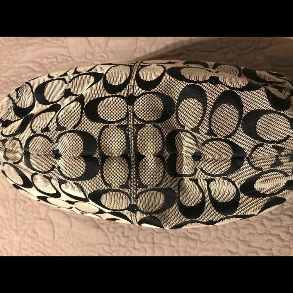 Authentic Coach handbag - Picture 6 of 7
